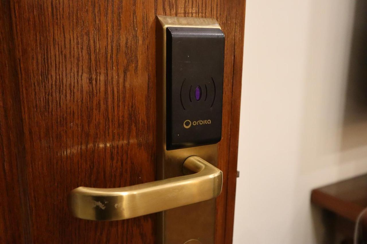 Hayyat Luxury Hotel Suites Lahore Eksteriør billede
