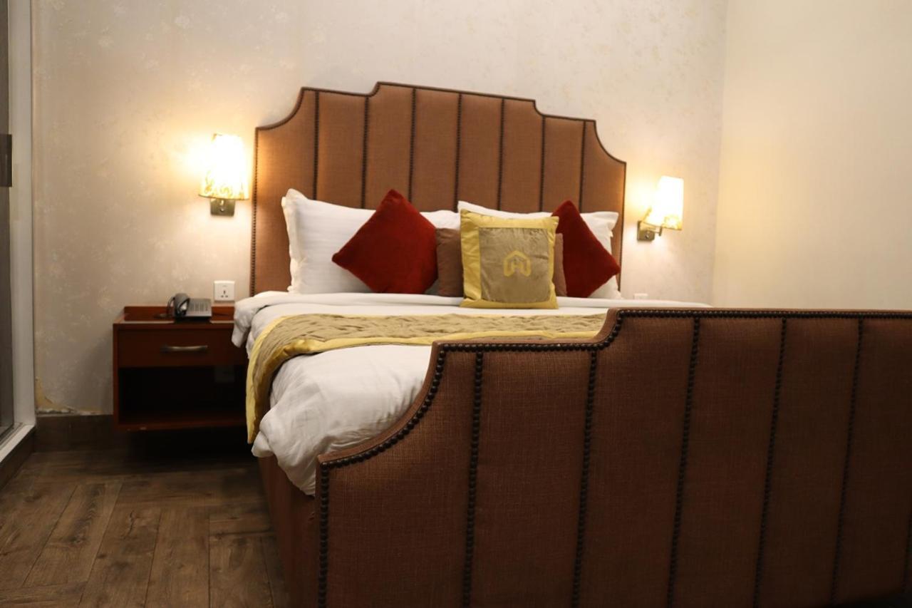 Hayyat Luxury Hotel Suites Lahore Eksteriør billede