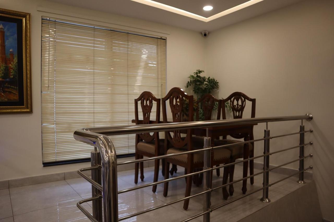 Hayyat Luxury Hotel Suites Lahore Eksteriør billede
