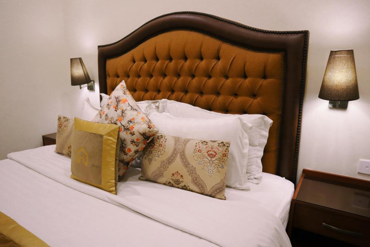 Hayyat Luxury Hotel Suites Lahore Eksteriør billede